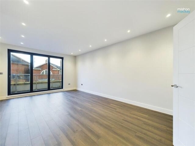 2 Bedroom Penthouse For Sale In Hove, East Sussex