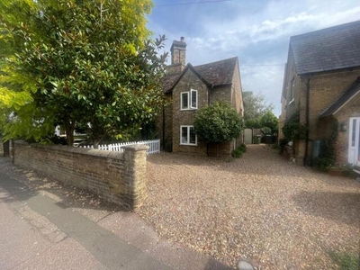 2 Bedroom Semi-detached House For Sale In Silsoe, Bedfordshire