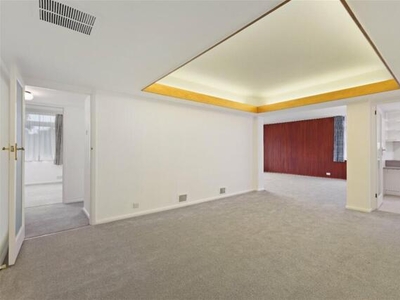 3 Bedroom Apartment For Rent In Chigwell