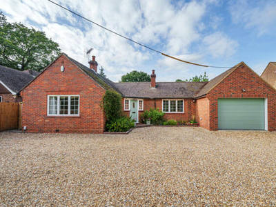 3 Bedroom Bungalow For Sale In Farnborough, Hampshire