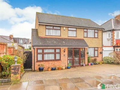 3 Bedroom Detached House For Sale In Southgate