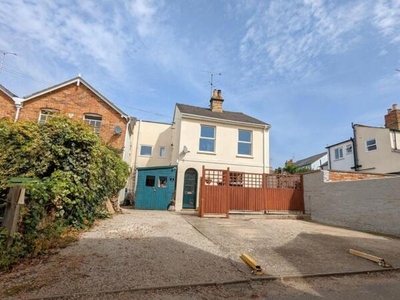 3 Bedroom Link Detached House For Sale In Great Norwood Street