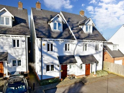 3 Bedroom Semi-detached House For Sale In Blue Bell Hill, Chatham