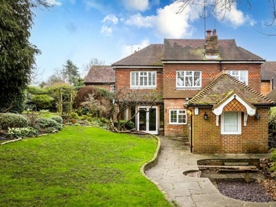 4 Bedroom Detached House For Sale In Bletchingley, Redhill