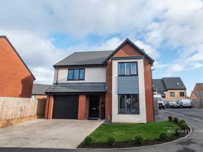 4 Bedroom Detached House For Sale In Potters Hill