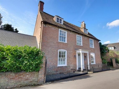4 Bedroom Detached House For Sale In Throop, Bournemouth