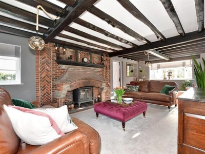 4 Bedroom Detached House For Sale In Waltham, Canterbury