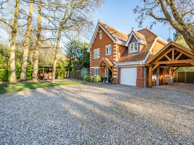 4 Bedroom Detached House For Sale In Woodley