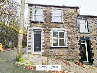 4 Bedroom End Of Terrace House For Rent In Aberdare, Mid Glamorgan