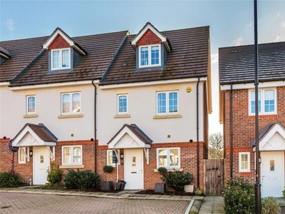 4 Bedroom End Of Terrace House For Sale In Woking