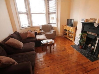 4 Bedroom Flat For Rent In Gosforth
