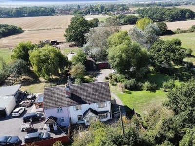 4 Bedroom House For Sale In Wickford, Essex