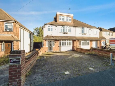 4 Bedroom Semi-detached House For Sale In Chigwell, Essex
