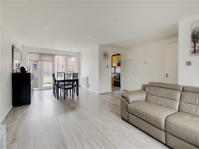 4 Bedroom Semi-detached House For Sale In Hertfordshire, London