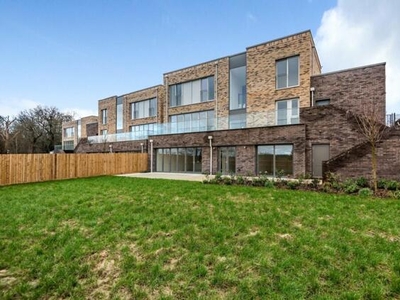 5 Bedroom Semi-detached House For Sale In Mill Hill, London
