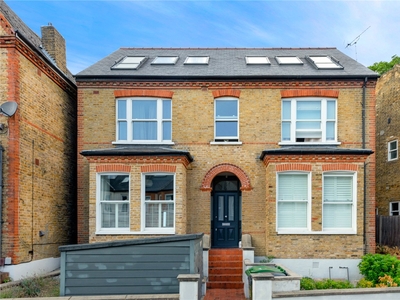 Casewick Road, West Norwood, London, SE27 2 bedroom flat/apartment in West Norwood