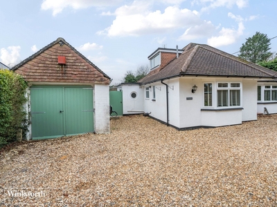 Wildmoor Lane, Sherfield-on-Loddon, Hook, Hampshire, RG27 4 bedroom house in Sherfield-on-Loddon