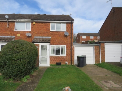 2 bedroom end of terrace house for sale in Luxembourg Close, Luton, LU3