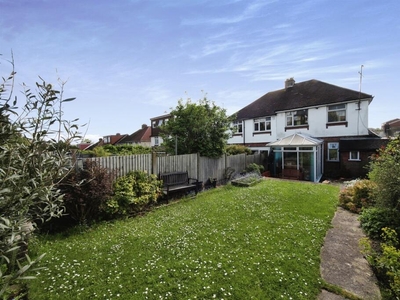 3 bedroom semi-detached house for sale in Crawley Green Road, Luton, LU2