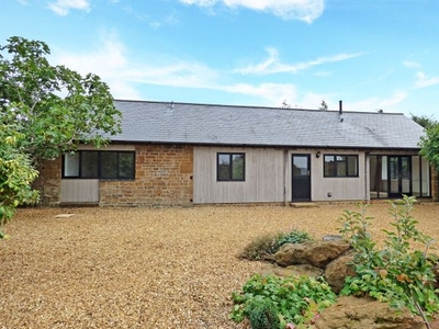 Barn conversion to rent in Ratley, Banbury, Oxfordshire OX15