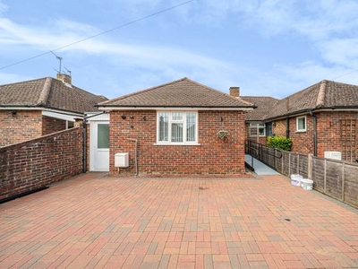 Bungalow to rent in Rectory Close, Byfleet KT14