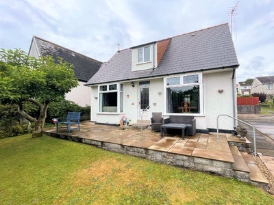 Detached house for sale in The Close, West Cross, Swansea SA3