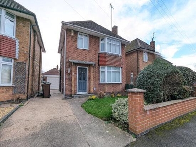 Detached house to rent in Bradbourne Avenue, Nottingham NG11
