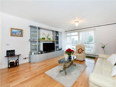 Flat for sale in St. Johns Wood Park, London NW8