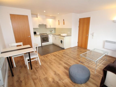 Flat to rent in Cranbrook House, Cranbrook Street, Nottingham NG1