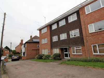 Flat to rent in Cranleigh Court, High Street, Cubbington CV32