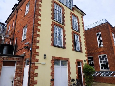 Flat to rent in Jewry Street, Winchester SO23