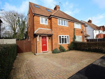 Property to rent in Beech Grove, Guildford GU2