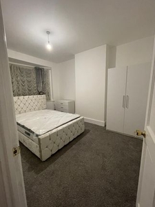 Room to rent in Portland Avenue, Southend-On-Sea SS1