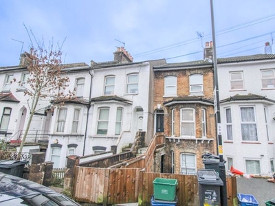 Terraced house to rent in Oval Road, Addiscombe, Croydon CR0