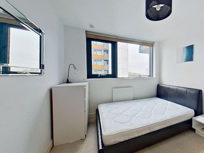 1 bedroom flat for rent in Neutron Tower, Blackwall Way, London, E14