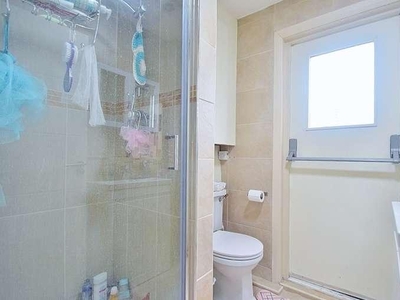 2 bed flat for sale in The Broadway,
NW7, London