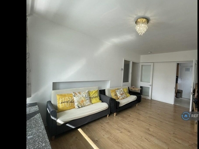 2 bedroom flat for rent in Bramley House, London, SW15