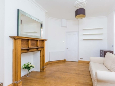 2 bedroom flat for rent in Disraeli Gardens, Putney, London, SW15
