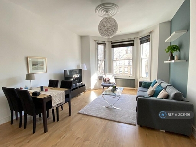2 bedroom flat for rent in Elgin Avenue, London, W9