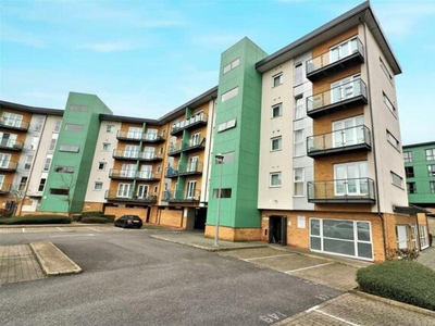 2 Bedroom Flat For Sale In Hatfield, Herts