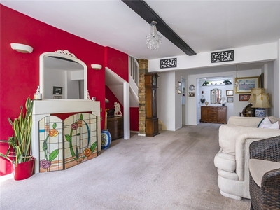 2 bedroom property for sale in Gentlemans Row, Enfield, EN2
