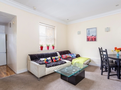 2 bedroom property to let in Gunter Grove London SW10