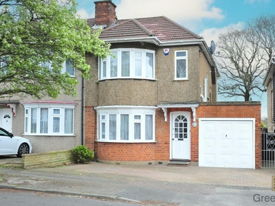 3 bedroom end of terrace house for rent in Brixham Crescent, Ruislip HA4