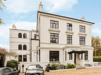 3 bedroom property for sale in West Hill, London, SW15
