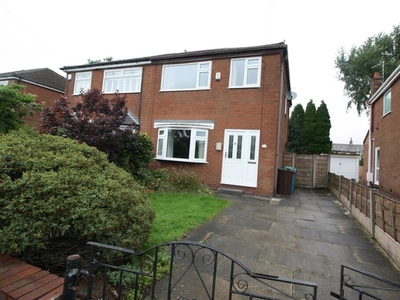 3 bedroom semi-detached house for rent in Partridge Road, Woodhouses, M35