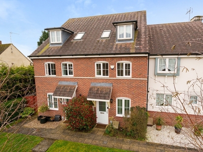 4 bedroom property for sale in Station Road, Watton At Stone, SG14