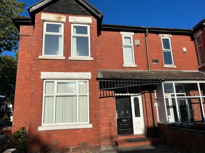 4 bedroom semi-detached house for rent in Egerton Road, Manchester, M14 6YQ, M14