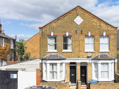 4 bedroom terraced house for rent in Fenham Road, Peckham, London, SE15