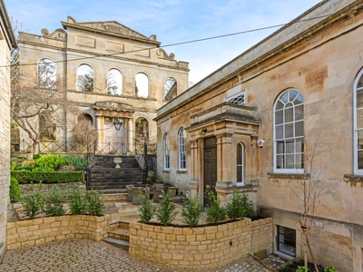5 bedroom property for sale in Coppice Hill, Bradford
