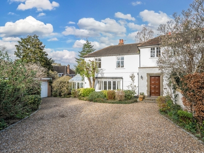 5 bedroom property for sale in Dove Park, Chorleywood, WD3
